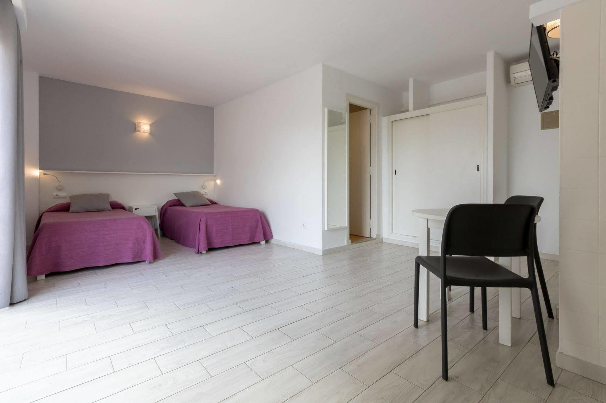 Apartamentos Orosol 2 By Typic Hotels San Antonio  Exterior foto